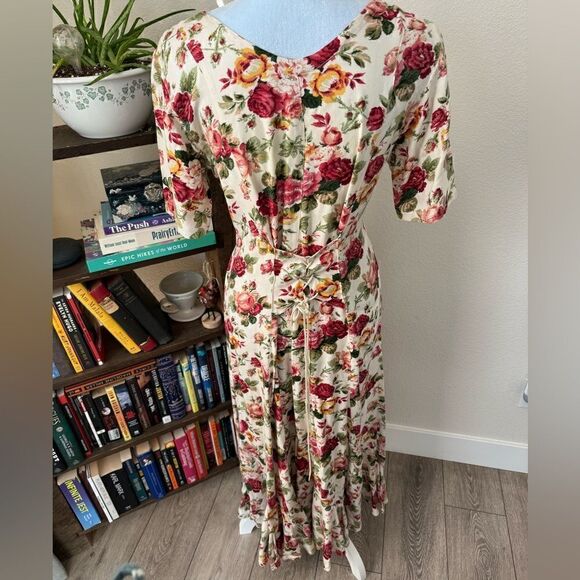 VINTAGE Nostalgia Floral Corset Dress - Picture 2 of 7